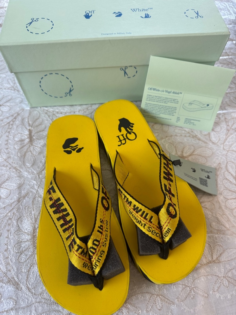 Off-White Yellow and Black Logo Webbing Flip-Flops NWT